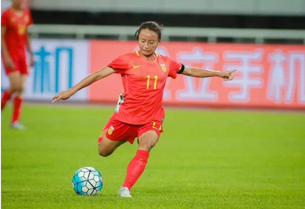 自豪一刻：女足球员荣誉铭记(中国女足夺得2022女足亚洲杯冠军感悟)