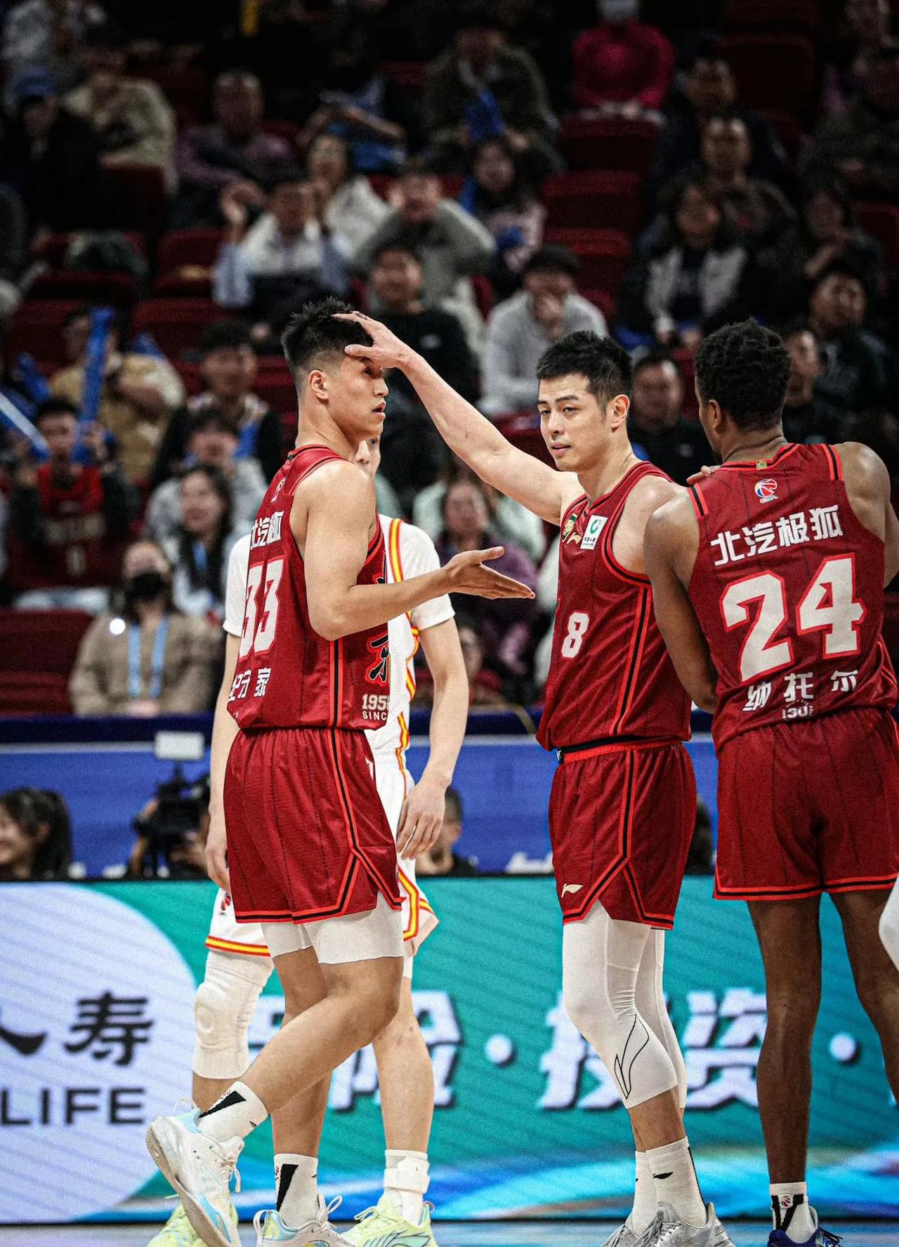 北京男篮对阵大连队，全队备战意志坚定(龙图战队在线观看完整版)