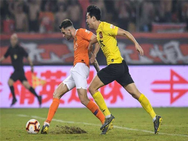 鹿岛鹿角冲击冠军，锋线磨合进入关键期的简单介绍