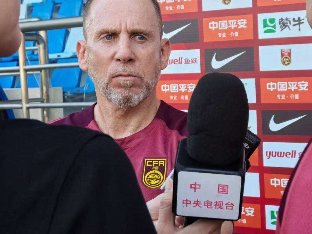 678体育登录入口-东亚杯大败显露后防新问题！24岁主力，国足需重新评估他的价值