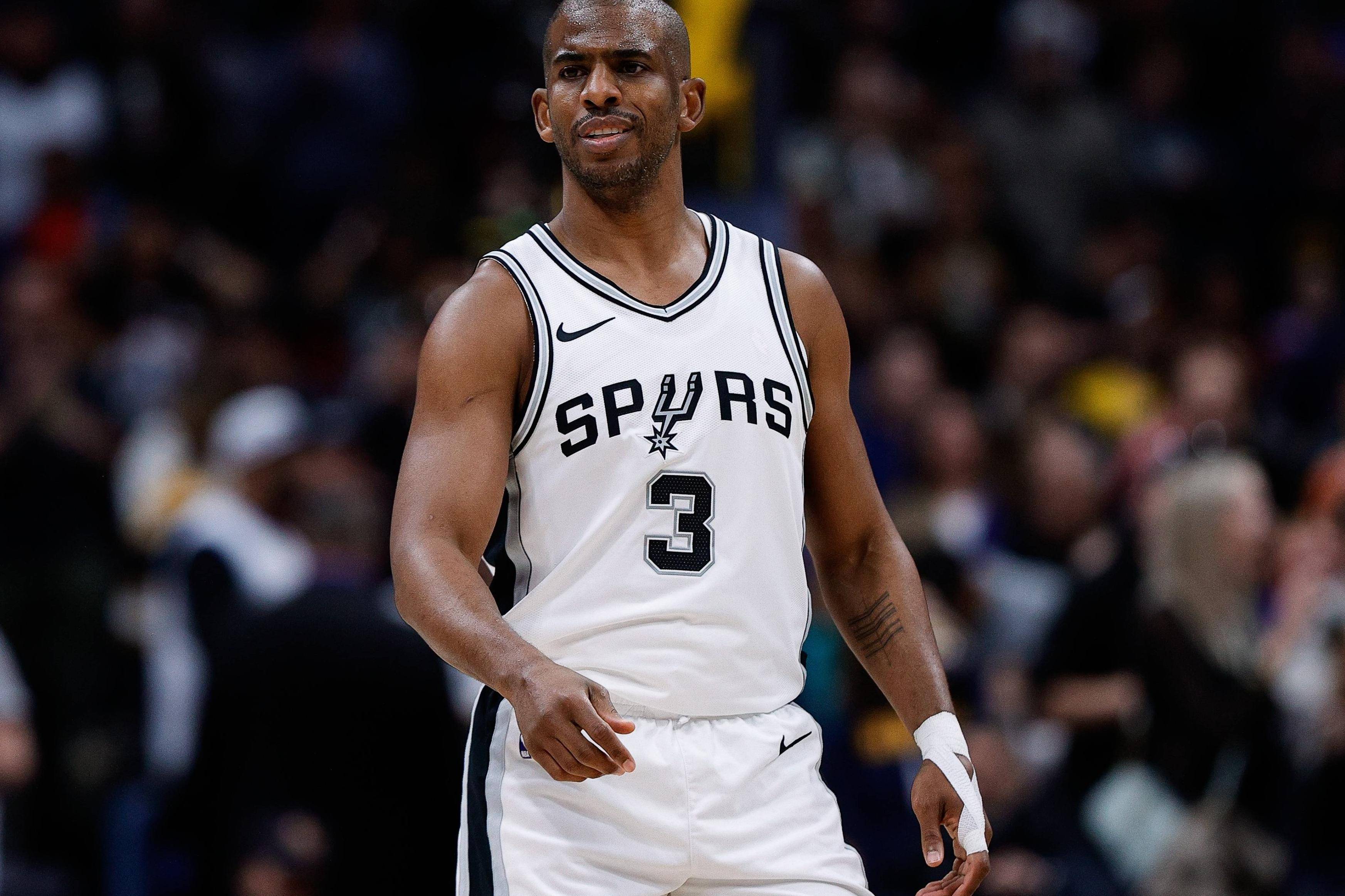 NBA：两笔交易达成，欧文降薪助独行侠补强，湖人问价维金斯